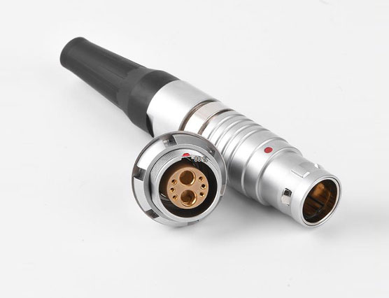 圓形航空連接器的插頭和插座部分的設(shè)計有何特殊之處？