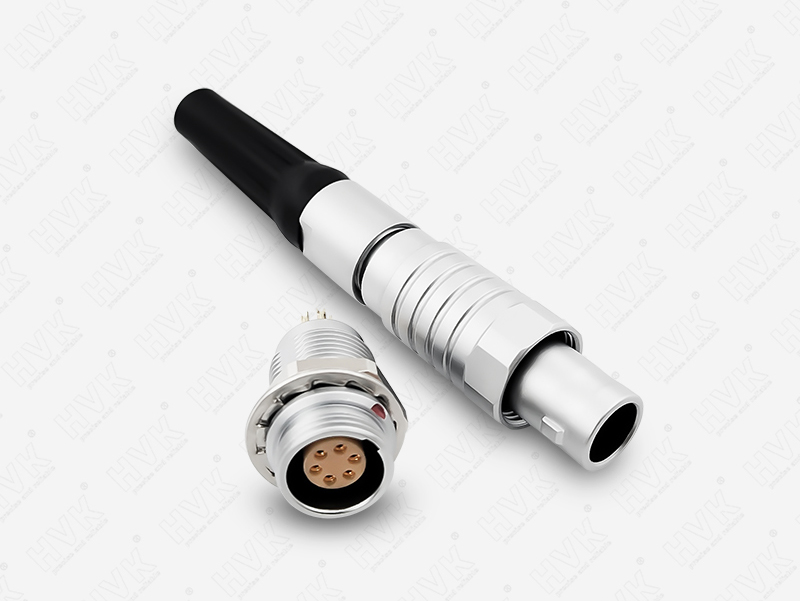 圓形航空插頭的使用是否受到特定設備的電源要求？